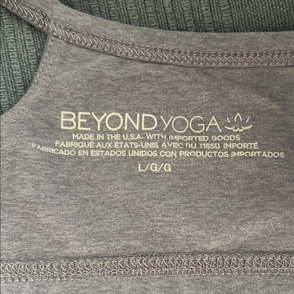 Beyond Yoga Bra - Picture 2 of 3